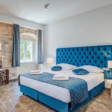 Palms Promenade Luxury Гостьовий будинок 4*