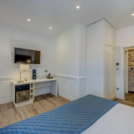 Palms Promenade Luxury Affittacamere 4*