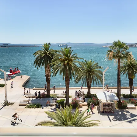Casa de hóspedes Palms Promenade Luxury Split